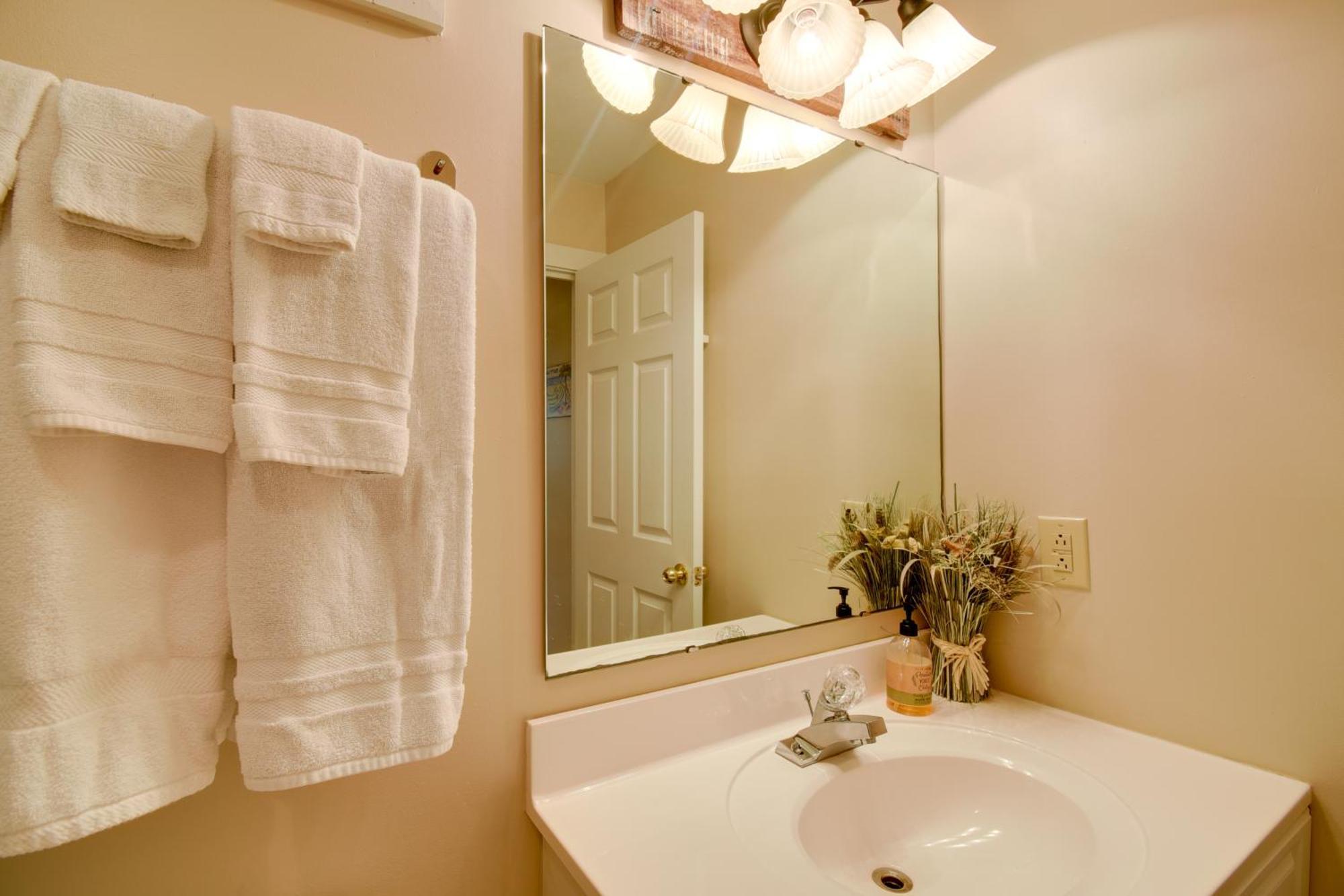 Ocean Isle Apartment With Balcony, 1 Mi To Beach! Ocean Isle Beach Zewnętrze zdjęcie
